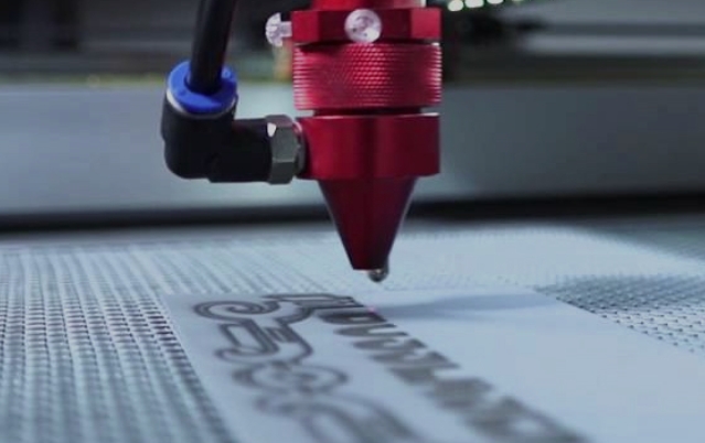 let&ouml;lt&eacute;s